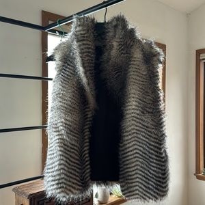 jack faux fur vest small